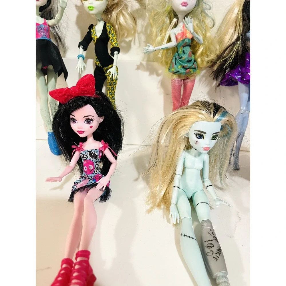 Monster High Dolls Lot‎